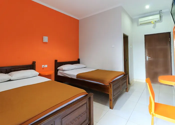 Warta Putra Hotel 2*
